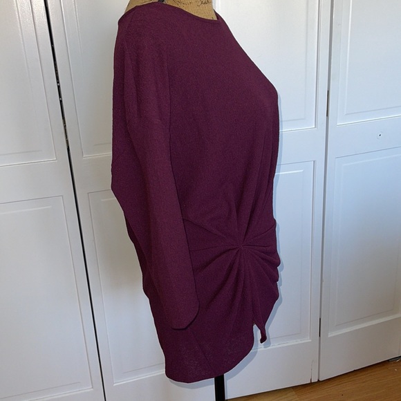 Vince Camuto Mondern Imprint side twist Crepe Top NWT - Picture 6 of 10